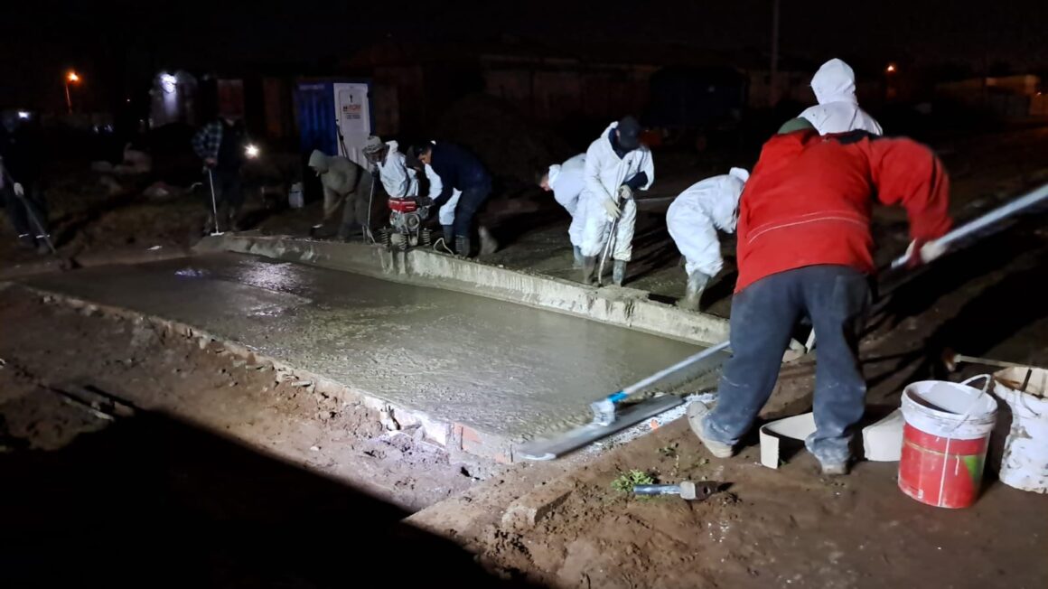 Nueva cuadra de pavimento definitivo en barrio Pedro Iturbide Nueva cuadra de pavimento definitivo en barrio Pedro Iturbide