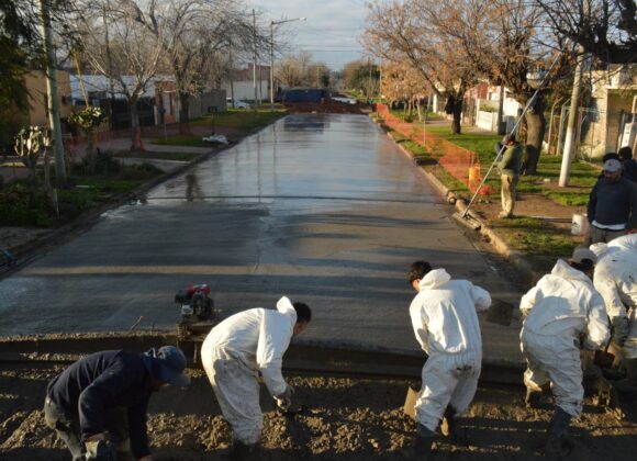 Mejor transitabilidad: el Gobierno Municipal ejecutó una nueva cuadra de pavimento en barrio Iturbide