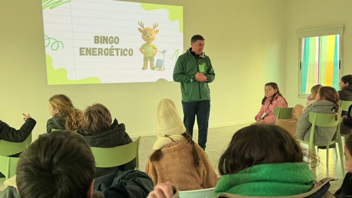 Jornada de aprendizaje sobre energías renovables en un nuevo encuentro de los ecoguardianes Jornada de aprendizaje sobre energías renovables en un nuevo encuentro de los ecoguardianes