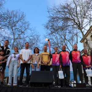 Venado Tuerto recibió la antorcha de los Juegos Suramericanos con un gran festejo en plaza San Martín Venado Tuerto recibió la antorcha de los Juegos Suramericanos con un gran festejo en plaza San Martín