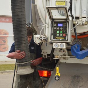 Fenómeno de “El Niño”: continúan los trabajos de prevención con el camión desobstructor