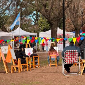 El potencial de nuestros emprendedores quedó de manifiesto en el Paseo de la Ciudad de plaza San Martín El potencial de nuestros emprendedores quedó de manifiesto en el Paseo de la Ciudad de plaza San Martín