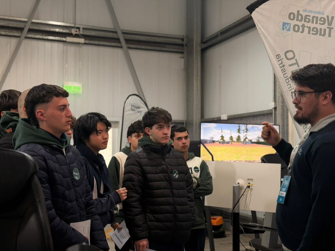 Estudiantes del Sagrado Corazón participaron de experiencia en el Centro de Simuladores del Parque Industrial