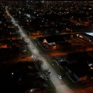 Pellegrini: “Finalizamos los trabajos de recambio de Luminarias LED en avenida Falucho y 3 de Febrero”