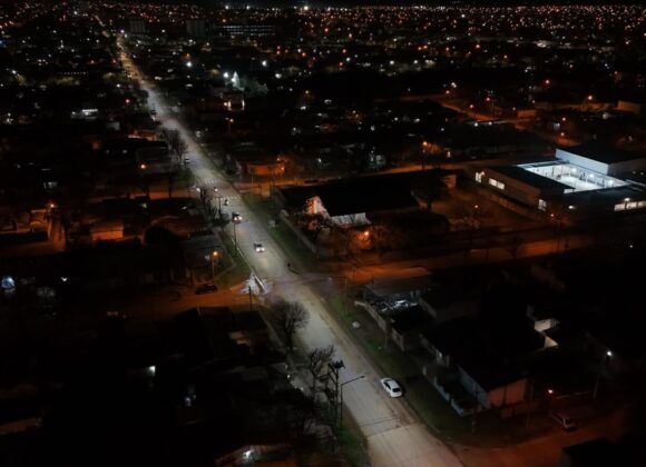 Pellegrini: “Finalizamos los trabajos de recambio de Luminarias LED en avenida Falucho y 3 de Febrero”