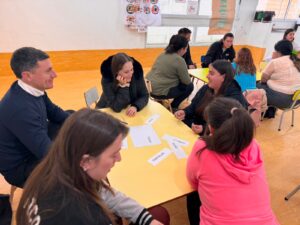Un Estado presente en la Niñez: Educación cierra el ciclo de “Talleres de Crianza” en la zona sur