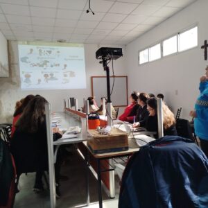 Capacitan sobre Conservación y Manipulación de Alimentos en la Capilla Jesús Misericordioso
