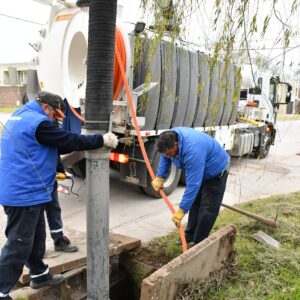 Fenómeno de El Niño: avanzan las tareas con el camión desobstructor en diferentes puntos de la ciudad Fenómeno de El Niño: avanzan las tareas con el camión desobstructor en diferentes puntos de la ciudad
