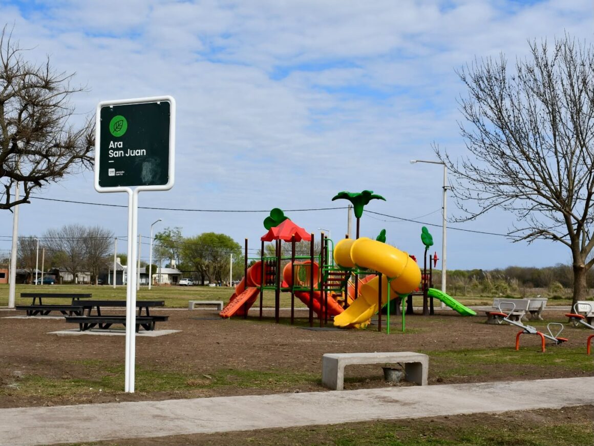 El Gobierno de Venado Tuerto inauguró la renovación integral de la plaza “Ara San Juan” El Gobierno de Venado Tuerto inauguró la renovación integral de la plaza “Ara San Juan”