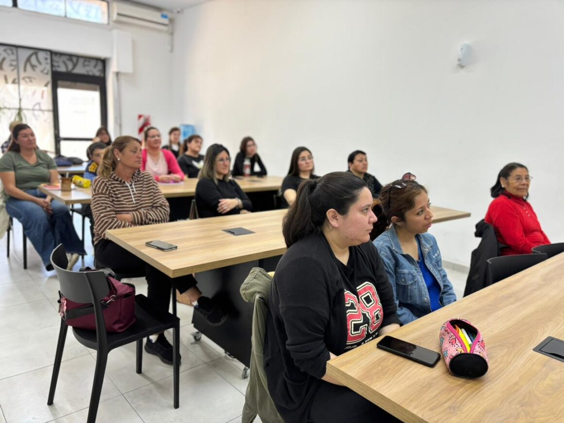 Inclusión y accesibilidad: ya está en marcha el Taller de Lengua de Señas