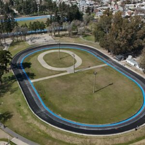 Vuelve el Velódromo: la ciudad recupera el histórico óvalo del Parque Municipal para la práctica del ciclismo