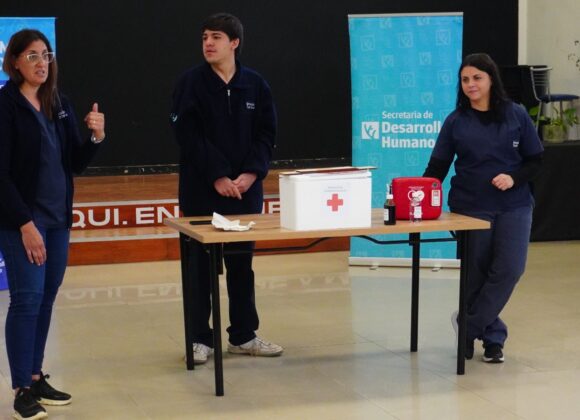 Capacitación sobre Primeros Auxilios en el Centro Cristiano Familiar