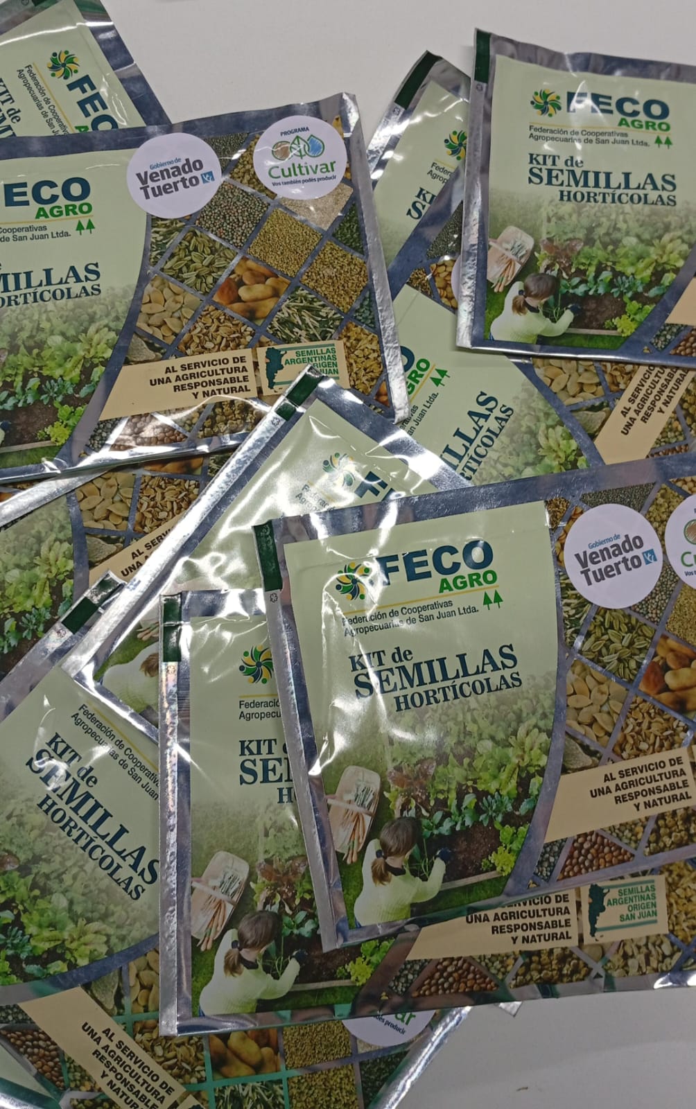 Distribución de semillas de temporada en el “Venite al Parque” del domingo Distribución de semillas de temporada en el “Venite al Parque” del domingo