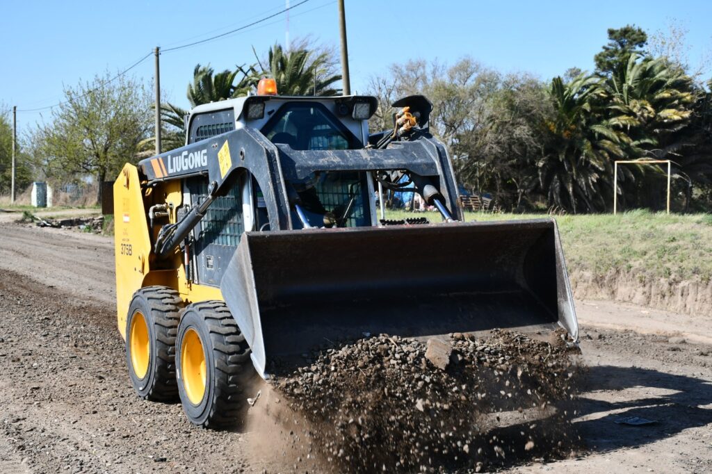 Trabajos de arreglo y mantenimiento de calles y caminos