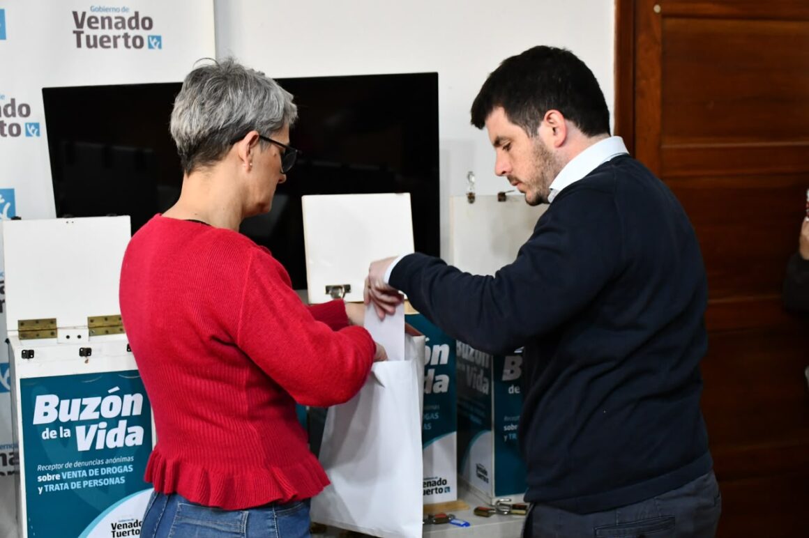 El Gobierno de Venado Tuerto abrió los Buzones de la Vida y recibió 64 denuncias anónimas El Gobierno de Venado Tuerto abrió los Buzones de la Vida y recibió 64 denuncias anónimas