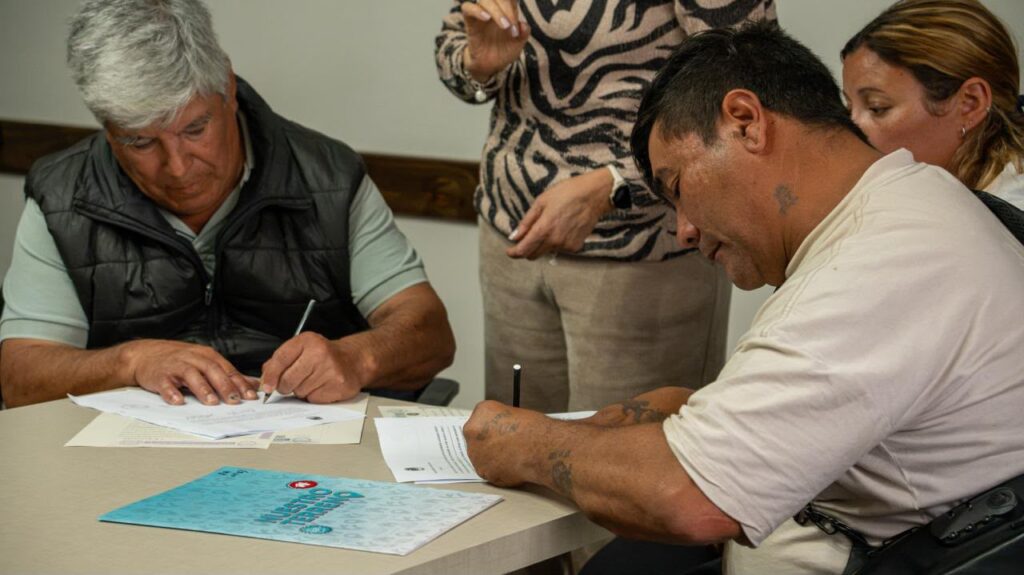 Nuestro Terreno 3 y 5: beneficiarios suplentes firmaron sus boletos de compraventa