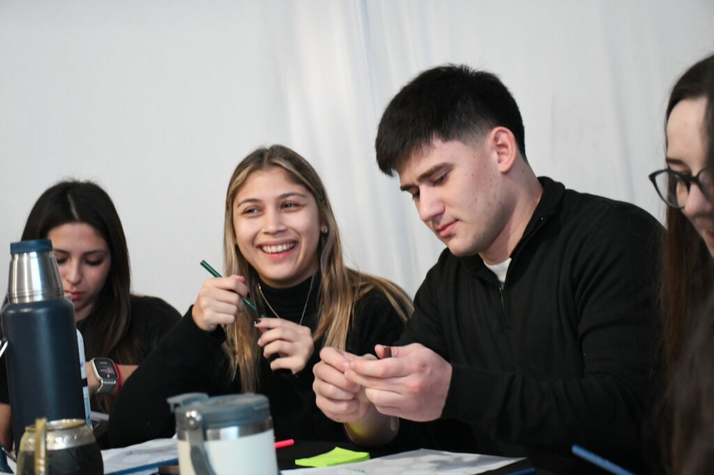 Convocatoria a estudiantes terciarios y universitarios para participar de la Hackaton Núcleo 2026